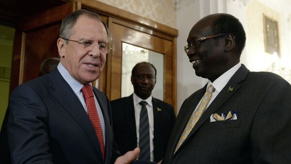 Ministro de Asuntos Exteriores de Rusia, Serguéi Lavrov y canciller de Sudán del Sur, Barnaba Marial Benjamin - Sputnik Mundo