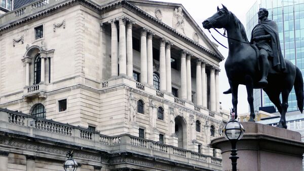 El Banco de Inglaterra considera vulnerables a tres grupos bancarios del Reino Unido - Sputnik Mundo