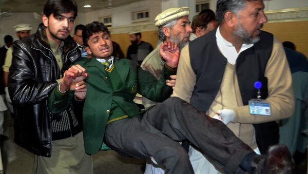 Ya son al menos 141 los muertos en el ataque terrorista contra la escuela de Peshawar - Sputnik Mundo