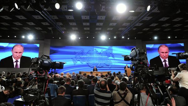 Putin responde a 53 preguntas durante su gran rueda de prensa - Sputnik Mundo
