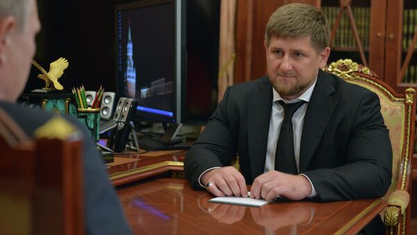 Vladímir Putin lanzó hoy una advertencia indirecta al dirigente de Chechenia, Ramzán Kadírov, al recordar que las persecuciones extrajudiciales son inadmisibles - Sputnik Mundo