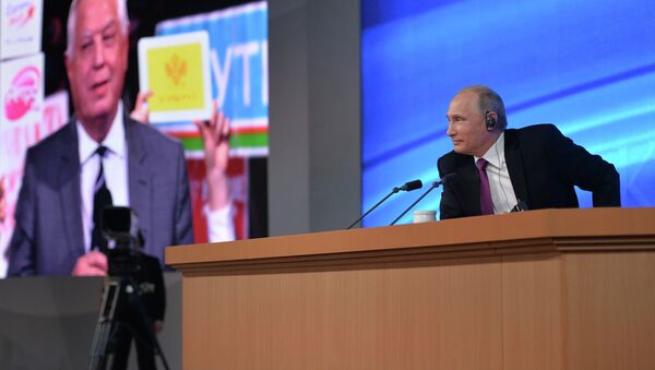 Putin dice que Rusia no agrede a nadie pero Occidente levanta nuevos muros - Sputnik Mundo