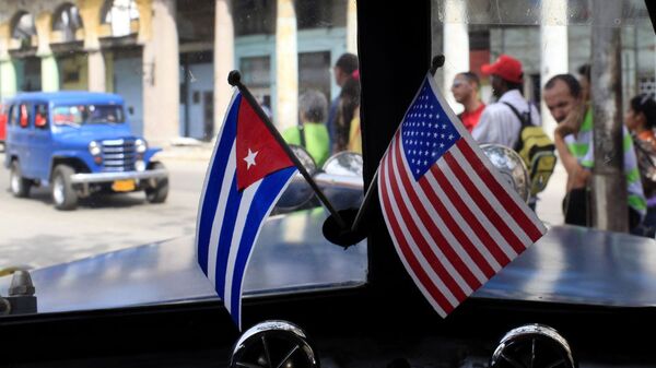 Banderas de Cuba y EEUU - Sputnik Mundo