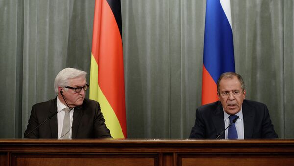 Ministro de Asuntos Exteriores de Alemania, Frank-Walter Steinmeier y ministro de Exteriores ruso, Serguéi Lavrov (Archivo) - Sputnik Mundo