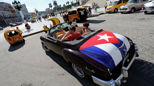 La apertura entre EEUU y Cuba beneficiará la economía de la isla - Sputnik Mundo
