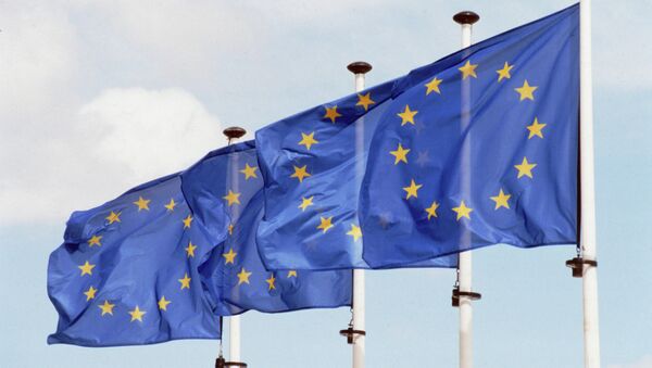 Casi la mitad de europeos sugieren a la UE aplicar una política más independiente de EEUU - Sputnik Mundo