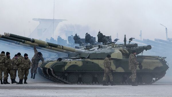 Kiev planea reclutar a 40.000 personas al servicio militar urgente en 2015 - Sputnik Mundo