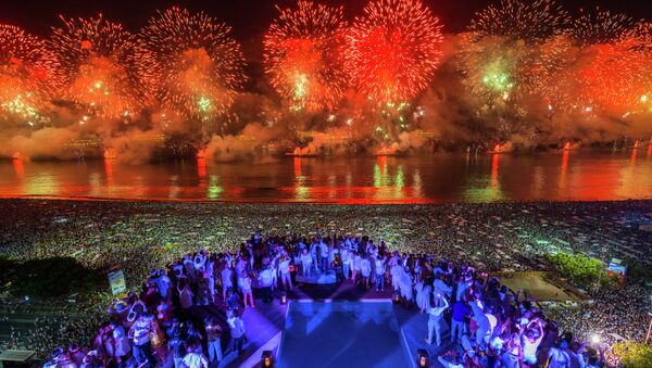 Fiesta de Año Nuevo en la playa Copacabana - Sputnik Mundo