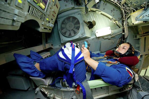 Elena Serova, madre, esposa y astronauta - Sputnik Mundo