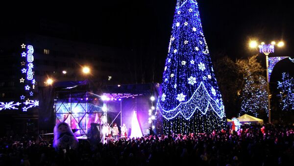 Inauguración del  Árbol de Año Nuevo en Donetsk - Sputnik Mundo