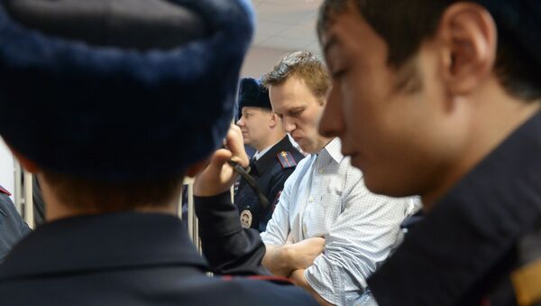 Opositor ruso Navalni es condenado a pena suspendida de 3,5 años - Sputnik Mundo