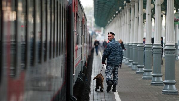 Las fuerzas del orden reciben 26 avisos de bomba en estaciones de ferrocarriles de Rusia - Sputnik Mundo