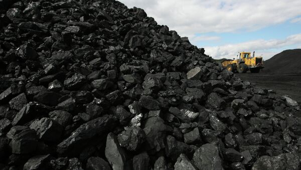 Las reservas de carbón en Ucrania alcanzan mínimos sin precedentes, dice ministro - Sputnik Mundo