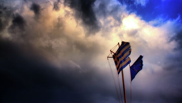 Banderas de UE y Grecia - Sputnik Mundo