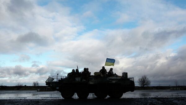 Milicias afirman hallar nuevos carros de combate de Kiev en Donbás - Sputnik Mundo