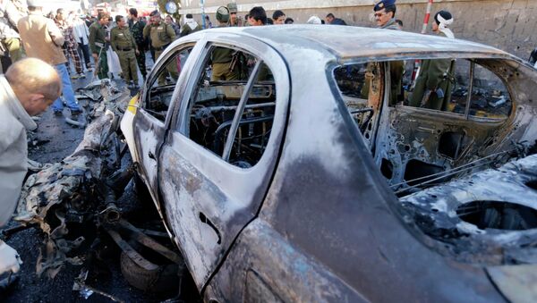 Al menos 50 muertos en una explosión cerca de una escuela de policía en Yemen - Sputnik Mundo