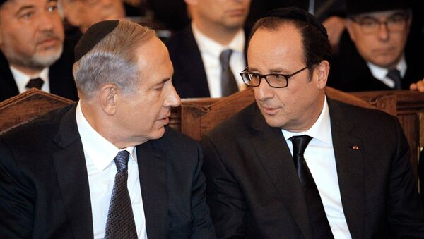 Benjamín Netanyahu y François Hollande en París - Sputnik Mundo
