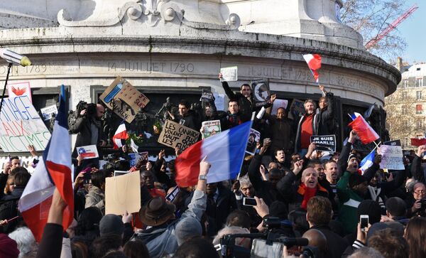 Marcha de la Unidad en París, la más multitudinaria de la historia francesa - Sputnik Mundo