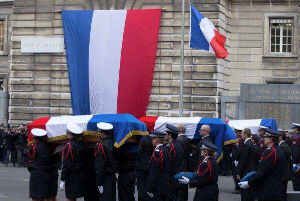 Despedida de las víctimas de los actos terroristas de París - Sputnik Mundo