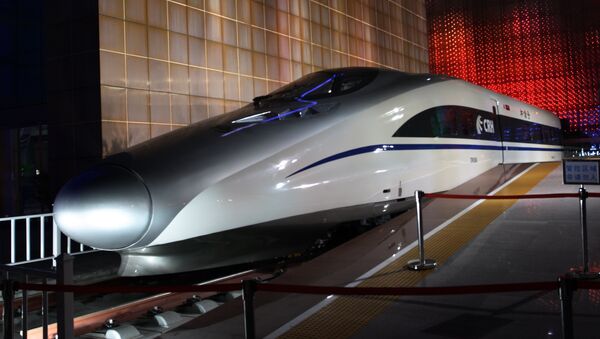 Tren rápido del modelo CRH380A, fabricado por CSR Sifang en la ciudad de Qingdao, China - Sputnik Mundo