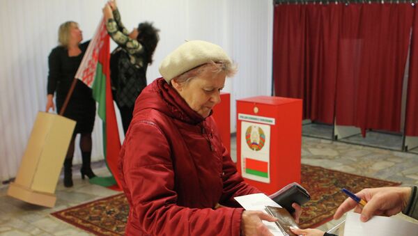 Lukashenko promete celebrar elecciones presidenciales honestas en Bielorrusia - Sputnik Mundo