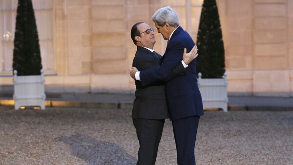 Presidente de Francia, François Hollande y secretario de Estado de EEUU, John Kerry - Sputnik Mundo