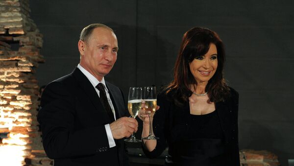 Presidente de Rusia, Vladímir Putin y presidenta de Argentina, Cristina Fernández de Kirchner (Archivo) - Sputnik Mundo