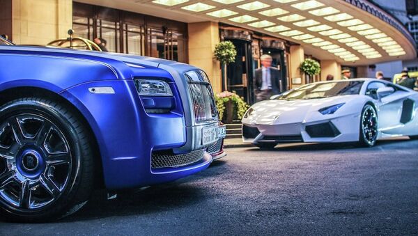 Matte Blue Rolls Royce Ghost & Lamborghini Aventador - Sputnik Mundo