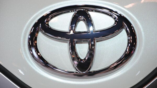 Toyota Motor отзывает по всему миру более 1 млн автомобилей Avensis - Sputnik Mundo