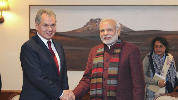 Ministro de Defensa ruso, Serguéi Shoigú y primer ministro de la India, Narendra Modi - Sputnik Mundo