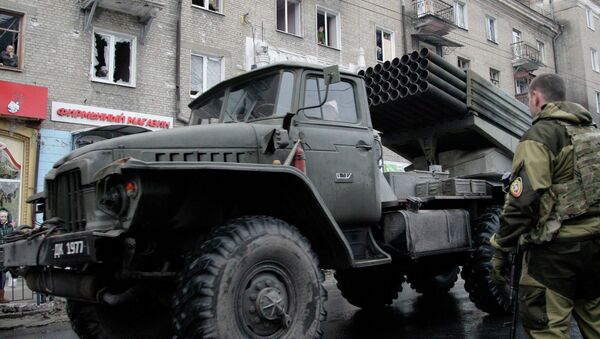 Lanzadera Grad de milicianos de Donetsk - Sputnik Mundo