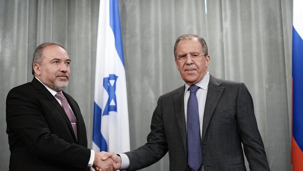 Ministro de Exteriores israelí, Avigdor Lieberman y ministro ruso de Asuntos Exteriores, Serguéi Lavrov - Sputnik Mundo