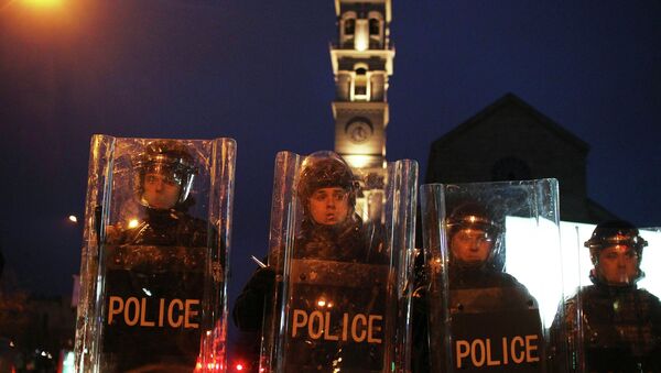 Se reanudan disturbios en la capital de Kosovo - Sputnik Mundo