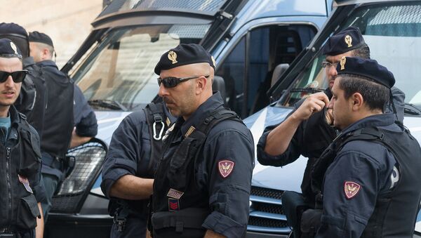 La policía italiana arresta a más de 160 presuntos mafiosos - Sputnik Mundo