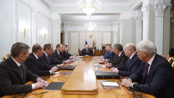 Putin reúne al Consejo de Seguridad para abordar el agravamiento de la crisis en Donbás - Sputnik Mundo