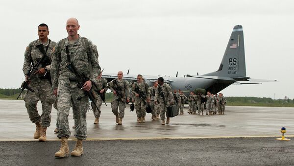 U.S. Paratroopers arrive in Estonia for NATO training - Sputnik Mundo