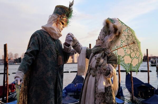 El encanto del Carnaval de Venecia - Sputnik Mundo