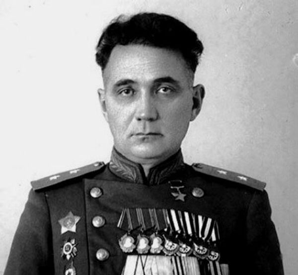 Khadzhi Umar Mamsúrov, participante en la Guerra Civil española - Sputnik Mundo