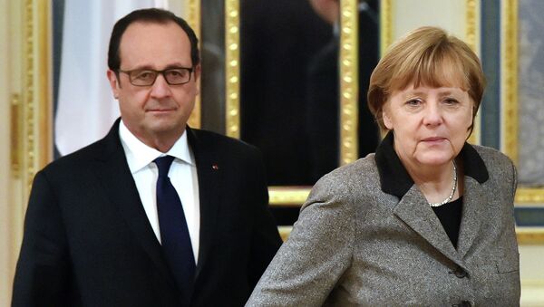 Presidente de Francia, François Hollande (izda.) y canciller de Alemania, Angela Merkel - Sputnik Mundo