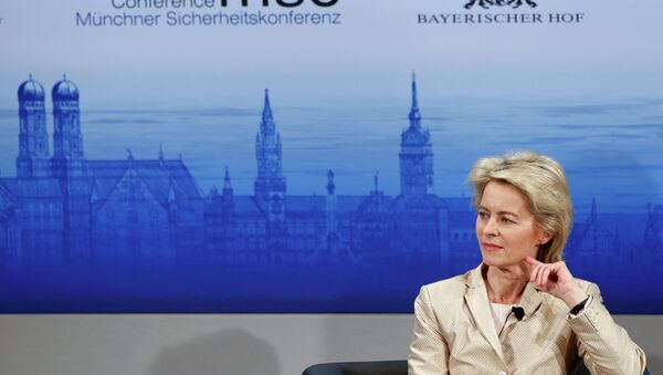 Die deutsche Verteidigungsministerin Ursula von der Leyen - Sputnik Mundo