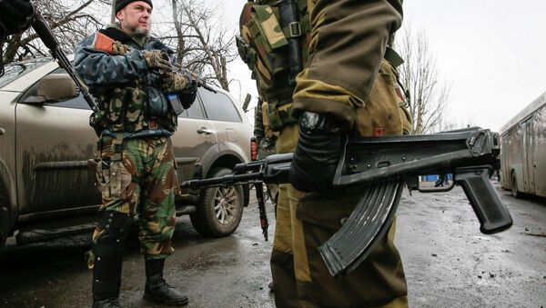 Milicias prorrusos en el este de Ucrania - Sputnik Mundo