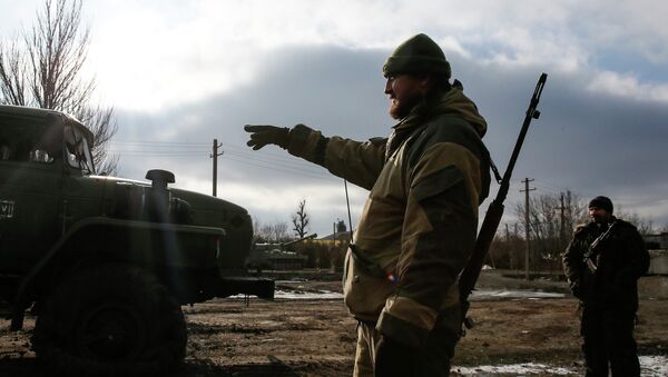 Donetsk afirma sumar al menos 100 nuevos voluntarios al día desde el llamamiento a filas - Sputnik Mundo