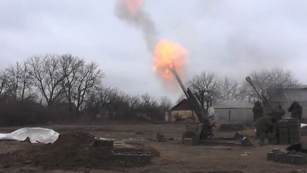 Milicianos de Donetsk bombardean las posiciones de las tropas ucranianas en Debáltsevo - Sputnik Mundo