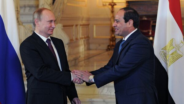 El residente de Rusia, Vladímir Putin y presidente de Egipto, Abdelfatah al Sisi - Sputnik Mundo