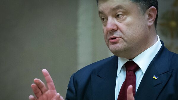 Poroshenko propone a la UE enviar sus expertos militares al Centro de Control en Donbás - Sputnik Mundo