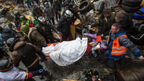Enfrentamientos entre manifestantes y policías en la Plaza de la Independencia (Maidán) de Kiev - Sputnik Mundo