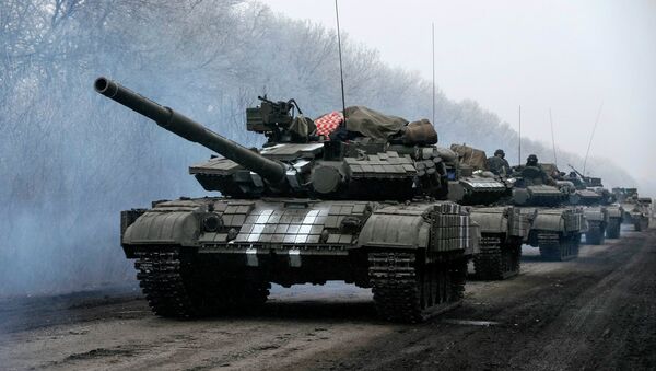 Kiev dice que no está preparado para retirar armas pesadas de la línea de demarcación - Sputnik Mundo