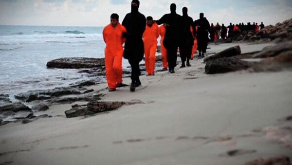 El Estado Islámico publica un video de la ejecución de 21 cristianos egipcios (Archivo) - Sputnik Mundo