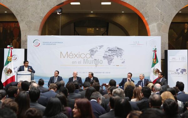 Miguel Barbosa declaró inaugurado el seminario 'México en el mundo: Diagnóstico y perspectivas de las relaciones internacionales' - Sputnik Mundo