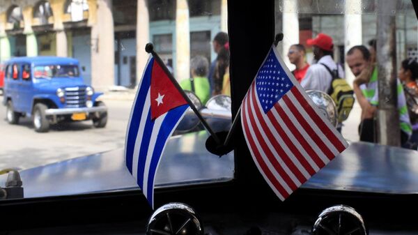 Las banderas de EEUU y Cuba - Sputnik Mundo